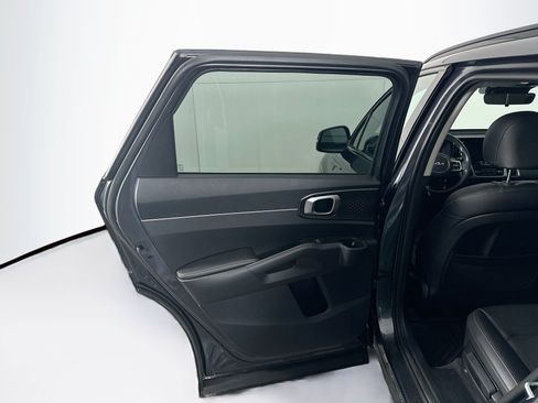 Used 2022 Kia Sorento S FWD image 27