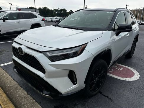 Used 2025 Toyota RAV4 XSE AWD/4WD image 1