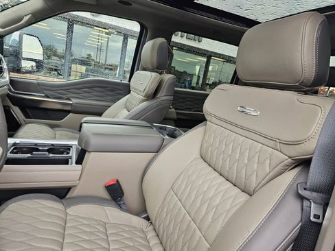 Used 2025 Ford F450 Platinum w/ Platinum Plus Package image 19