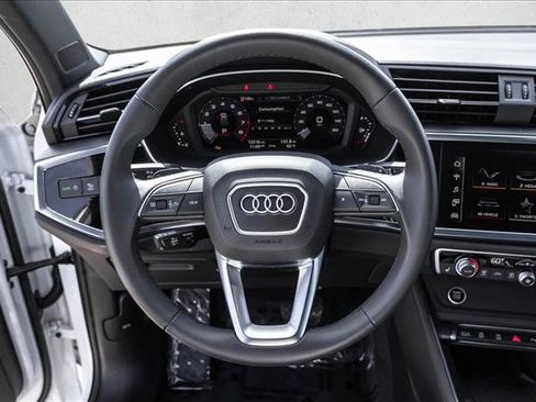 Used 2025 Audi Q3 2.0T Premium w/ Convenience Package AWD/4WD image 13
