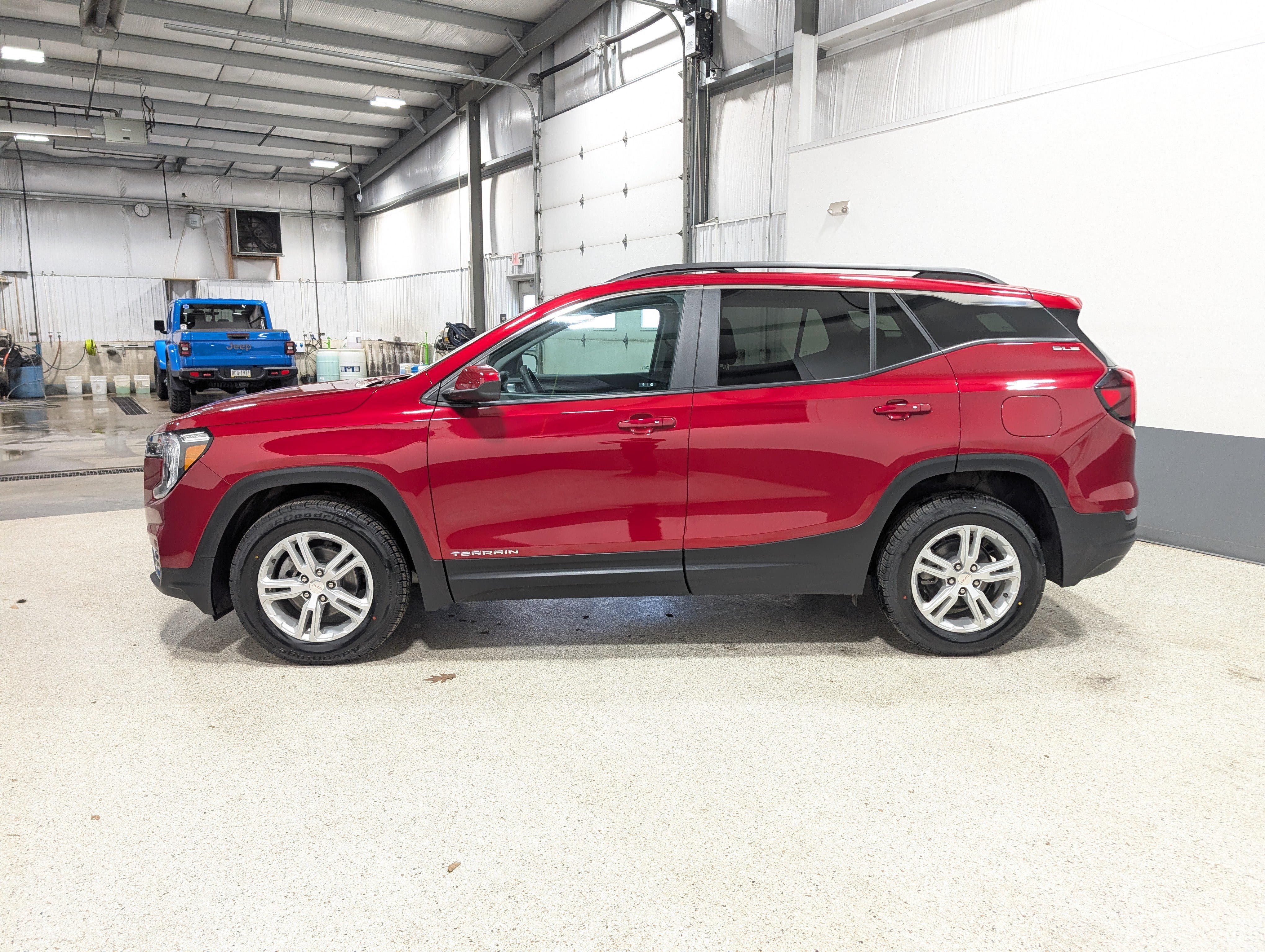 Used 2024 GMC Terrain SLE w/ Driver Convenience Package AWD/4WD image 6