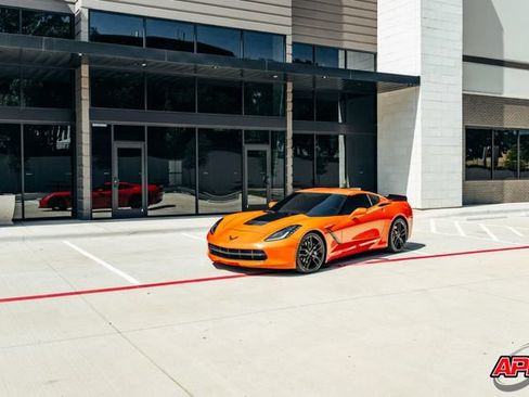 Used 2019 Chevrolet Corvette Stingray Coupe w/ Carbon Flash Badge Package RWD image 36