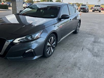 Used 2022 Nissan Altima 2.5 SV