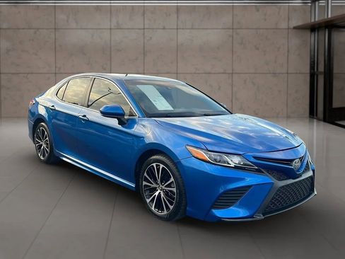 Used 2018 Toyota Camry SE image 6