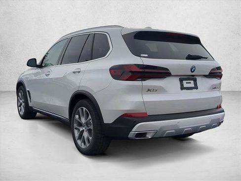 New 2026 BMW X5 xDrive50e w/ Executive Package image 9