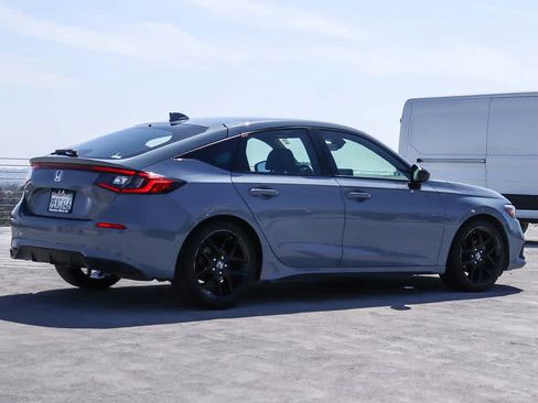 Used 2023 Honda Civic Sport image 4