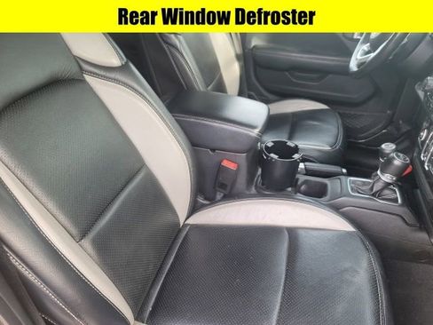 Used 2018 Jeep Wrangler Unlimited Sahara image 14