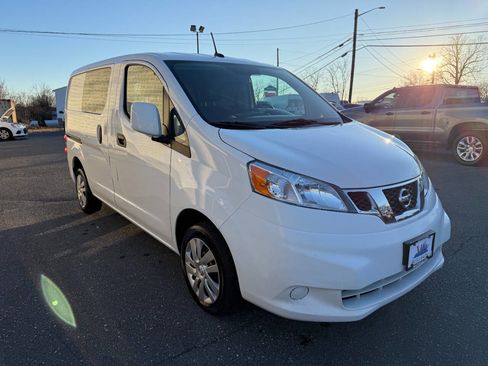 Used 2020 Nissan NV200 SV w/ Sliding Glass Door Package image 4