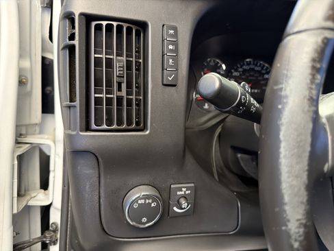 Used 2021 Chevrolet Express 2500 w/ Driver Convenience Package image 14