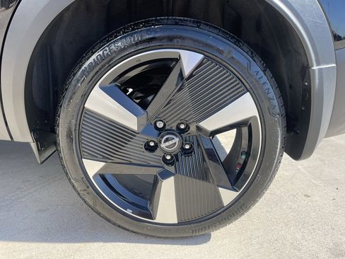 Certified 2025 Nissan Kicks SR image 17