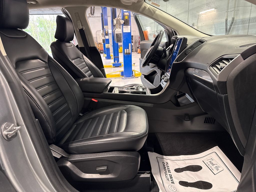 Used 2024 Ford Edge SEL AWD/4WD image 30