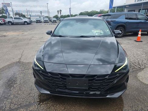 Used 2023 Hyundai Elantra SEL w/ Convenience Package FWD image 8