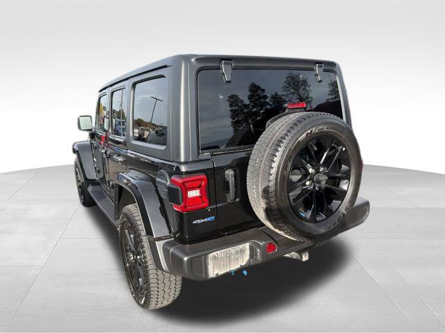 Used 2023 Jeep Wrangler Unlimited Sahara w/ Cold Weather Group AWD/4WD image 13