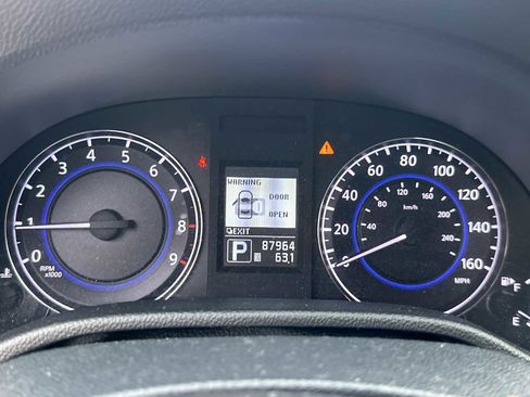 Used 2013 INFINITI G37 Journey w/ Premium Pkg image 15