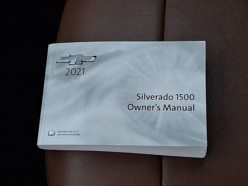 Used 2022 Chevrolet Silverado 1500 High Country w/ Technology Package image 27