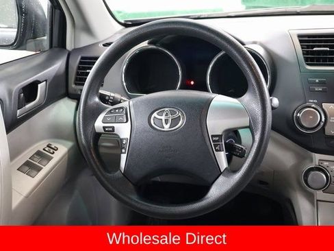 Used 2012 Toyota Highlander 4WD w/ Tech Pkg image 14