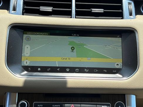 Used 2017 Land Rover Range Rover Sport SE AWD/4WD image 24