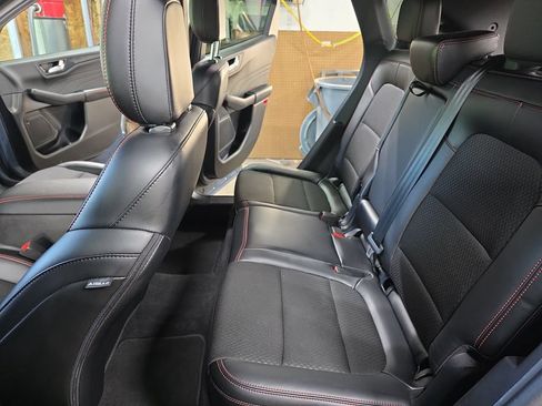 Used 2025 Ford Escape ST-Line Select AWD/4WD image 13