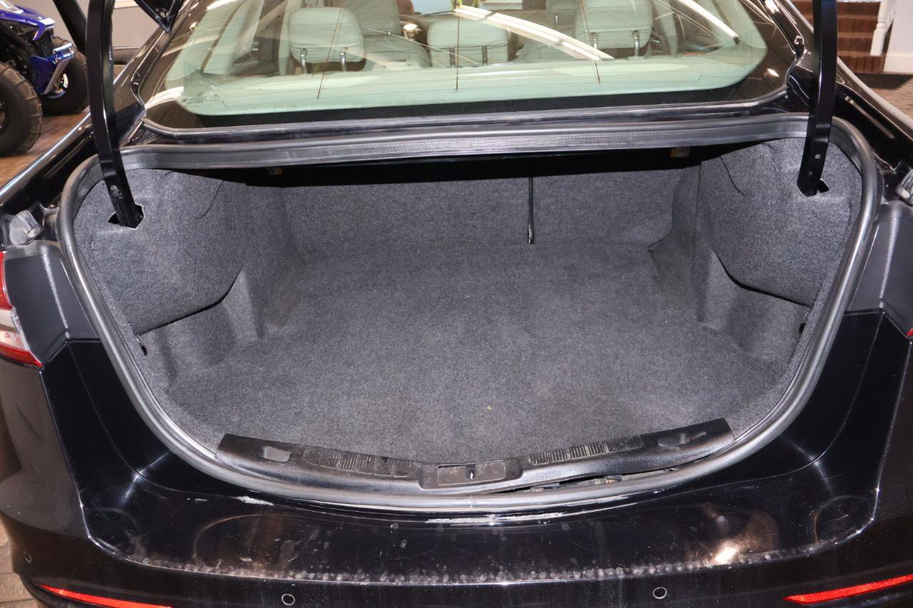 Used 2020 Ford Fusion SEL FWD image 11