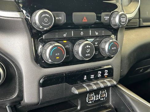 Used 2022 RAM 1500 Big Horn RWD image 40