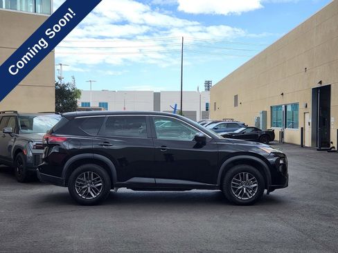 Used 2024 Nissan Rogue S FWD image 8