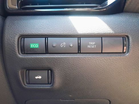 Used 2023 Nissan Sentra SR w/ Midnight Edition Package FWD image 9