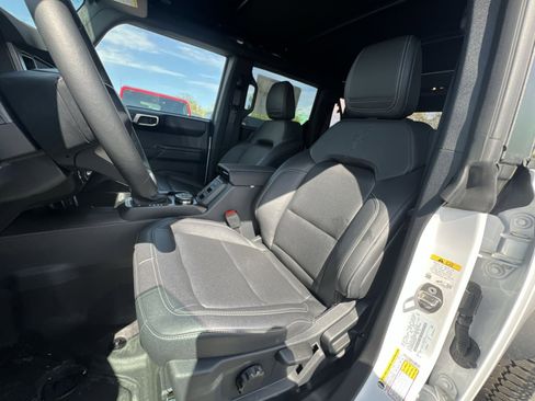 New 2025 Ford Bronco Badlands image 21