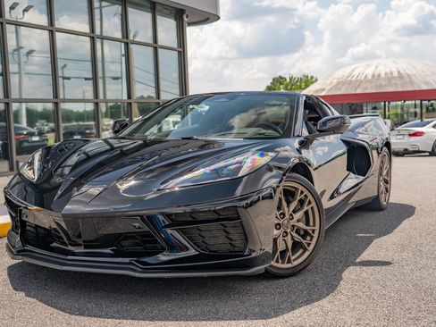 Used 2024 Chevrolet Corvette Stingray Preferred Cpe w/ Z51 Performance Package RWD image 3