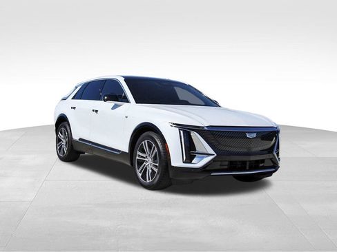 New 2026 Cadillac Lyriq Luxury image 1