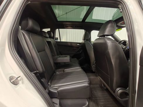 Used 2024 Volkswagen Tiguan SE R-Line image 27