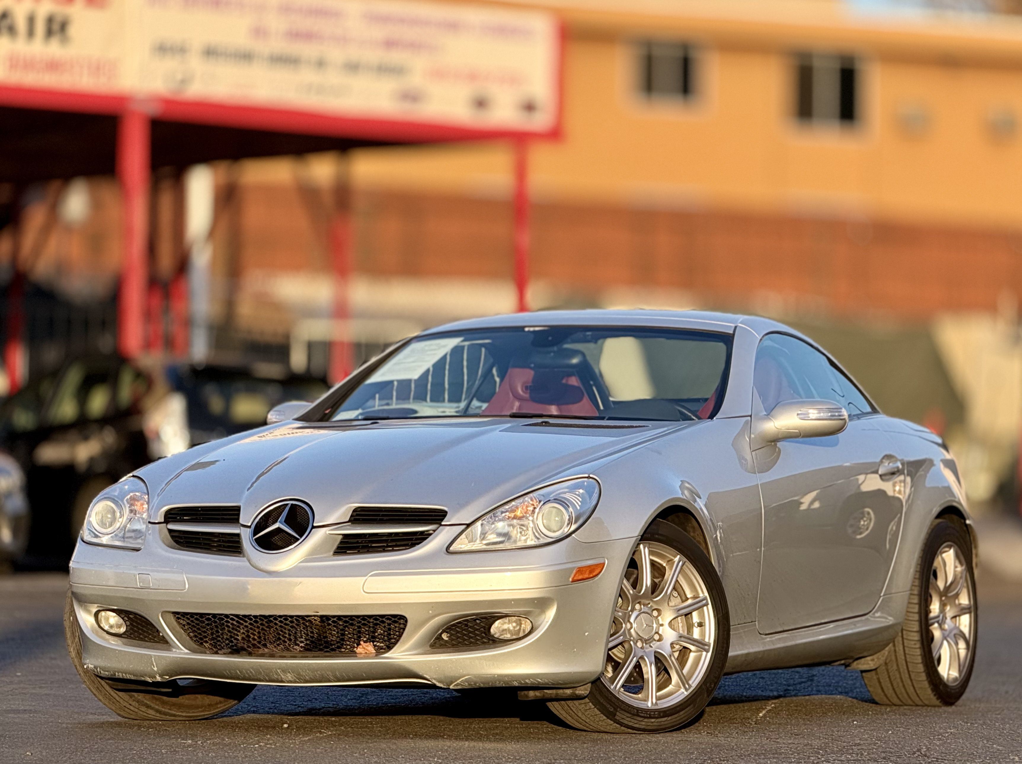 Used 2005 Mercedes-Benz SLK 350 w/ Premium Pkg image 1