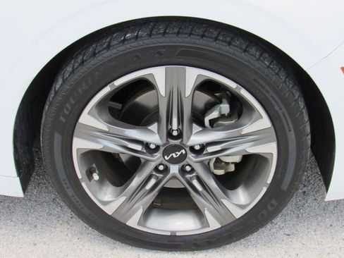 Used 2022 Kia K5 EX w/ EX Premium Package FWD image 9