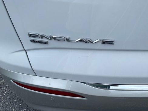 Used 2024 Buick Enclave Premium image 15