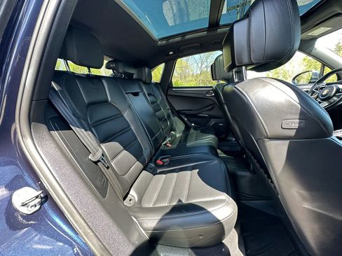 Used 2017 Porsche Macan AWD/4WD image 18