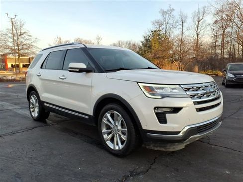 Used 2018 Ford Explorer Limited w/ Equipment Group 301A image 3