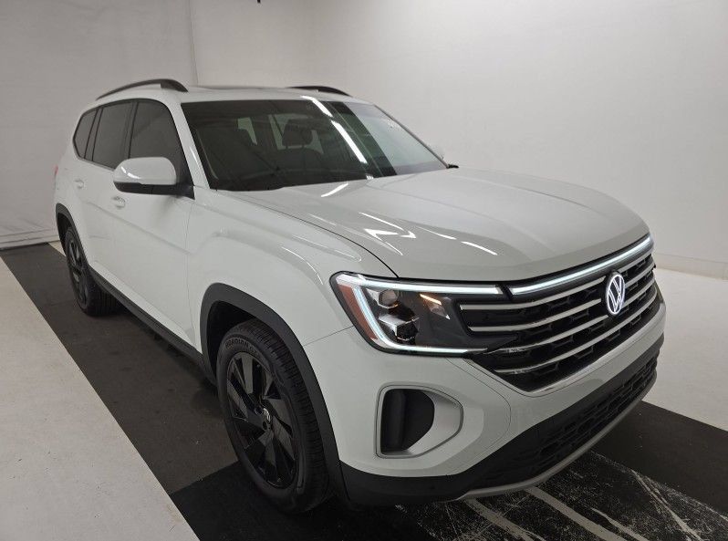 Used 2025 Volkswagen Atlas SE w/ Panoramic Sunroof Package AWD/4WD image 1