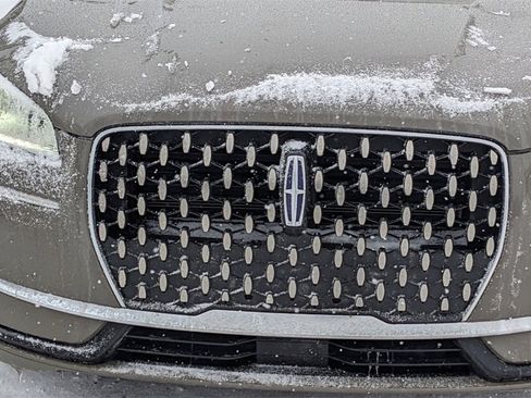 Used 2025 Lincoln Corsair Grand Touring w/ Towing Package image 9