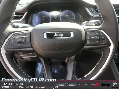 New 2025 Jeep Grand Cherokee Laredo X AWD/4WD image 13