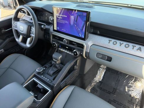 Used 2025 Toyota Tacoma 4x4 Double Cab Hybrid image 27
