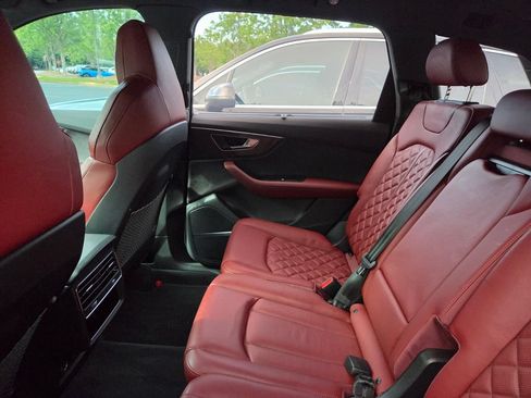 Used 2023 Audi SQ7 Premium Plus w/ Executive Package AWD/4WD image 9