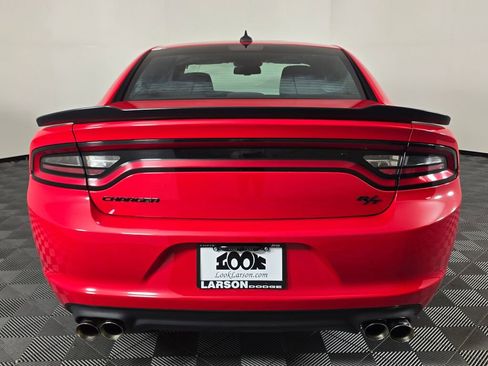 Used 2017 Dodge Charger R/T w/ Blacktop Package image 4