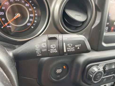 Used 2022 Jeep Wrangler Unlimited Sport AWD/4WD image 25