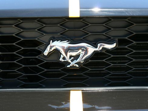 Used 2006 Ford Mustang GT Premium RWD image 38