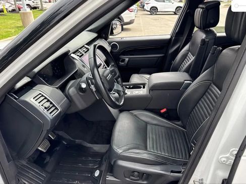 Used 2021 Land Rover Discovery HSE R-Dynamic AWD/4WD image 2