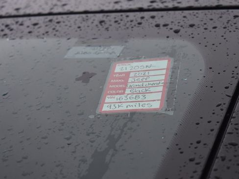 Used 2021 Jeep Grand Cherokee L Laredo image 39