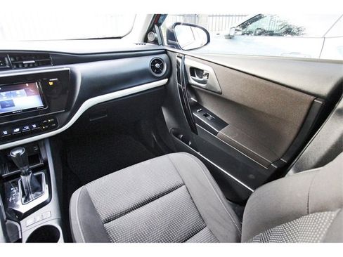 Used 2016 Scion iM Base image 9