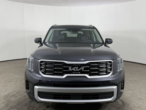 Used 2025 Kia Telluride S image 2