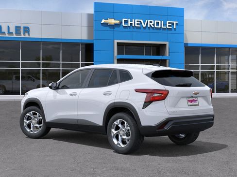 New 2026 Chevrolet Trax LS w/ LS Convenience Package FWD image 39