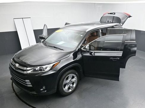 Used 2019 Toyota Highlander Limited image 36