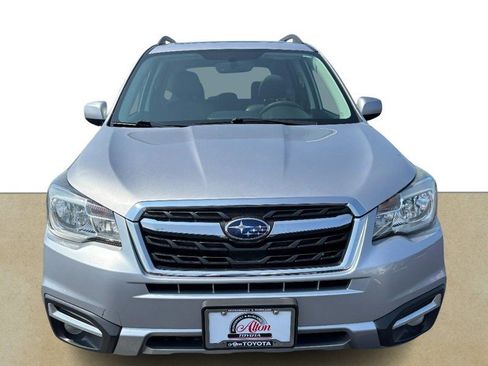 Used 2017 Subaru Forester 2.5i Limited AWD/4WD image 9